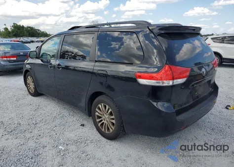 2011 Toyota Sienna Xle z USA, uszkodzony, nr VIN 5TDYK3DC6BS012740